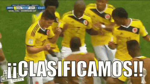 Soccer Players on Field Clasificamos