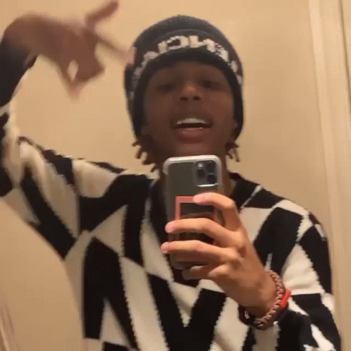 Sofaygo Sing And Dance Selfie GIF