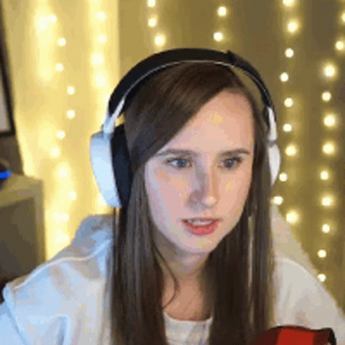 Misskyliee Twitch Squint Look GIF