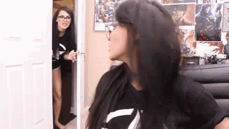 Sssniperwolf Dopple Ganger GIF