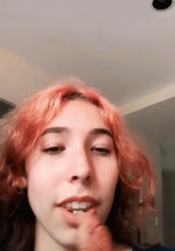 Stella Smyth Singer Eating Crispy Crunch GIF