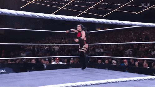 Stephanie Vaquer Giulia Gif GIF