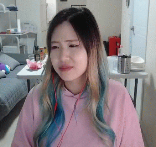 Streamer Shaking Head Disgust GIF