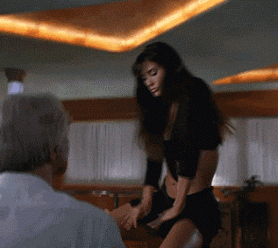 Strip Tease Demi Moore Dancing Sexy GIF 559 500 GIFDB