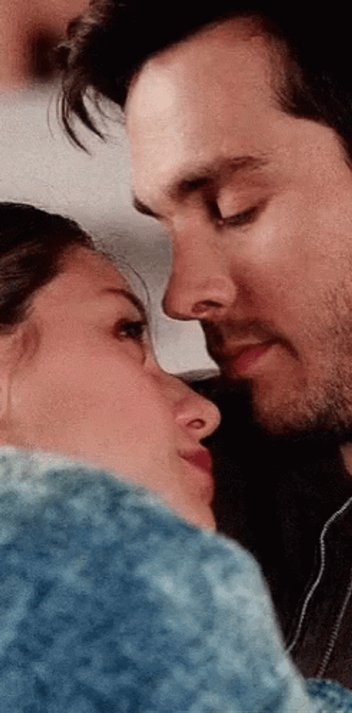 Supergirl Melissa Benoist And Chris Wood Forehead Kiss GIF