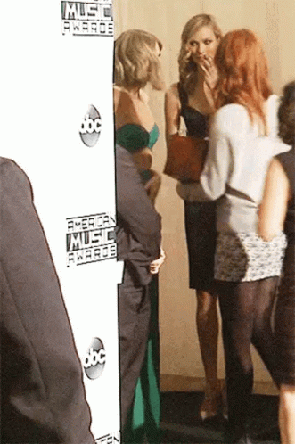Supportive Friend Karlie Kloss Kaylor Ship GIF
