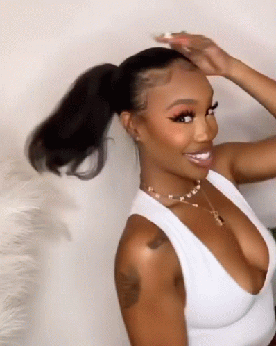 Sza Pony Tail Giggly Smile GIF