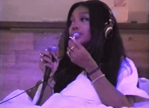 Sza Wearing Headphones Purple Lipstick GIF
