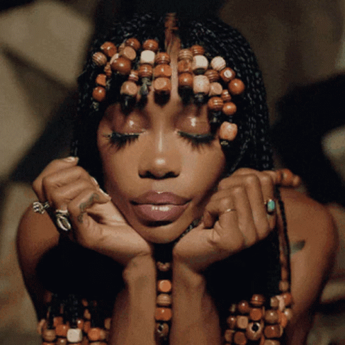 Sza American Musician Tribal Headdress GIF