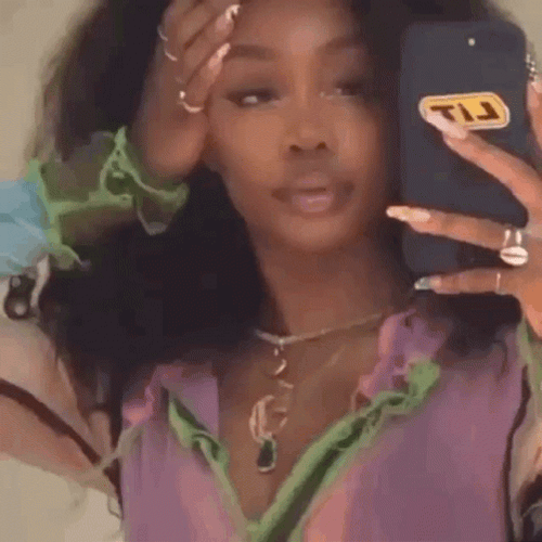 Sza Checking Reflection Selfie Mirror GIF
