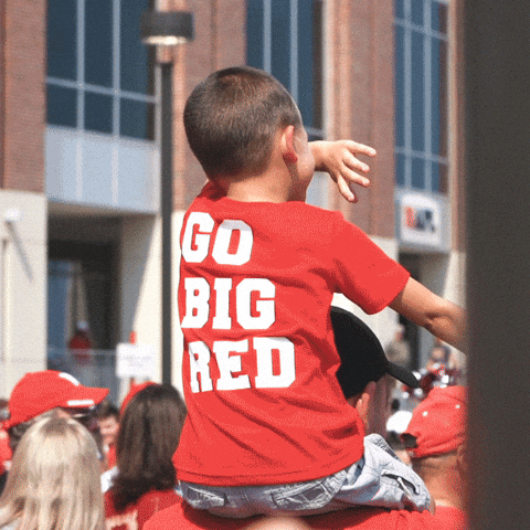 T-shirt Go Big Red GIF