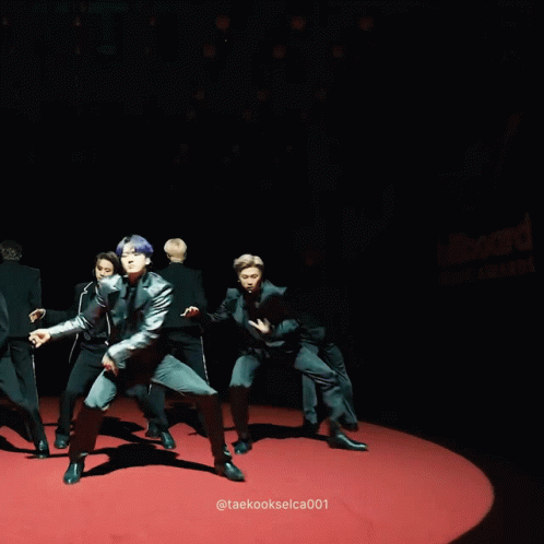Taekookselca001 Taekookselca002 GIF