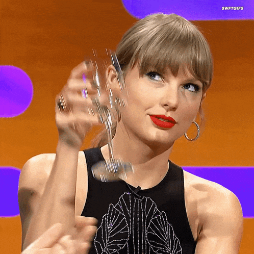Taylor Swift Cheers Gif GIF