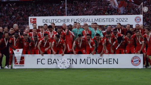 The Fc Bayern Munchen Team Poses For A Picture GIF
