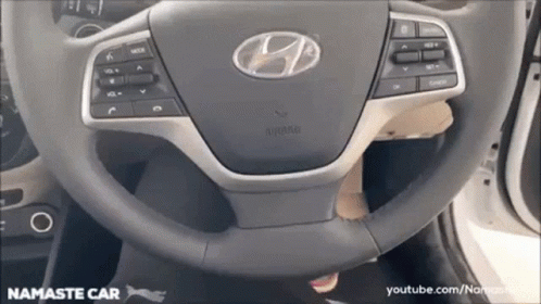 The Steering Wheel Of A Hyundai Car Is Shown In A Youtube Video GIF