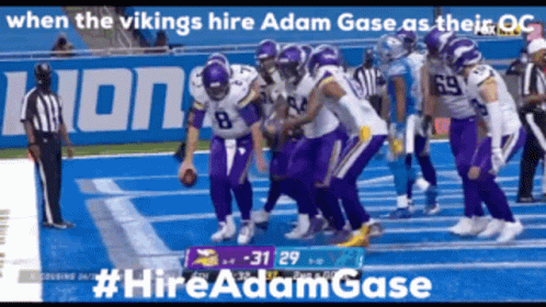 The Vikings Are Playing Against The Detroit Lions In A Football Game GIF