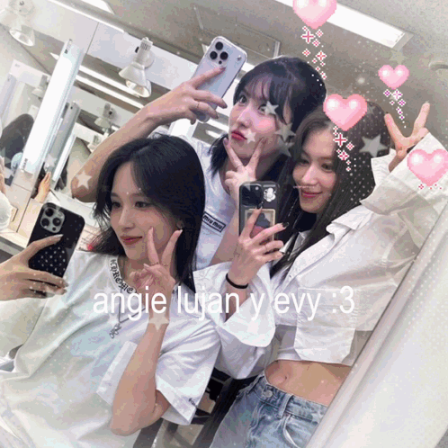 Three Girls Taking Selfie With Angie Lujan y Evy 3