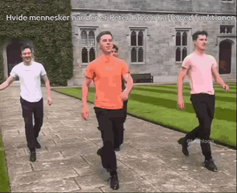 three men are walking down a sidewalk in front of a building with a caption that says hvide mennesker