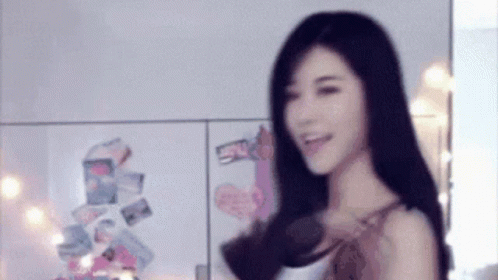 Tifa 498 X 280 Gif GIF