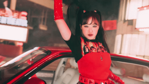 Tomboy Gidle Yuqi Flying Posters GIF