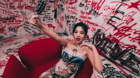 Tomboy Soyeon Gidle Vandalism Wall GIF
