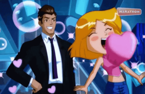 Totally Spies Clover In Love Heart Pumping GIF
