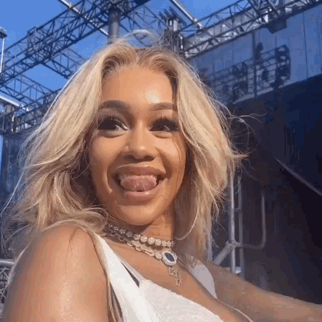 Treyreloaded Saweetie Gif GIF