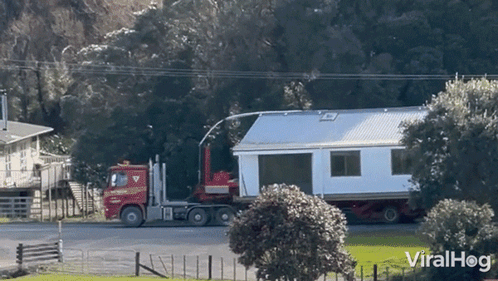 Truck Carrying House Trailer Saying Viralhog