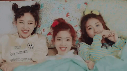 Twice Members Chaeyoung With Dahyun And Nayeon GIF