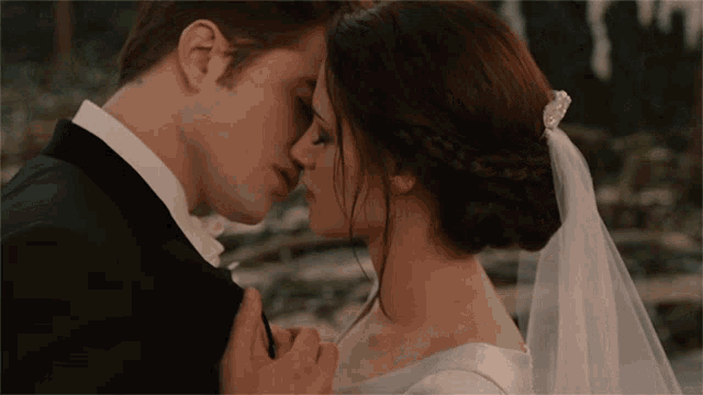 Twilight Characters Edward Cullen And Bella Swan Marriage GIF