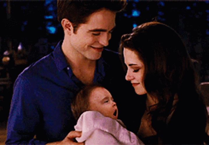 Twilight Edward And Bella With Renesmee GIF