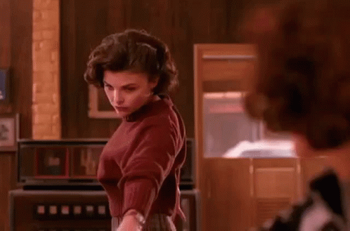Twin Peaks Sherilyn Fenn Audrey Horne Season 1 GIF