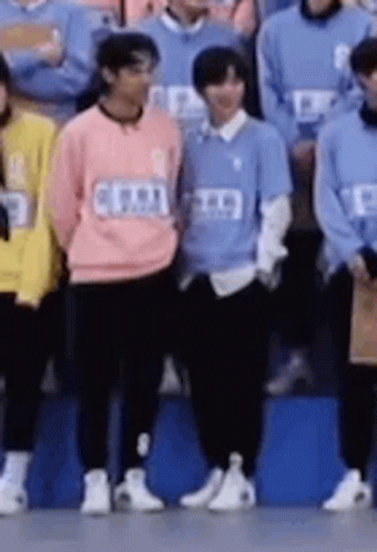 ต้วนซิงซิง หลิวกวนโย่ว GIF