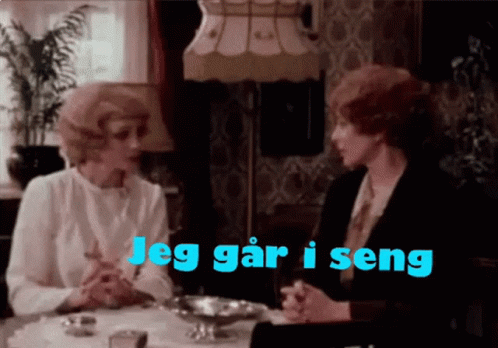Two Women Table Jeg Gar I Seng Blue