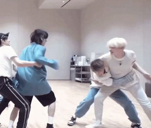 Txt Fighting Members GIF
