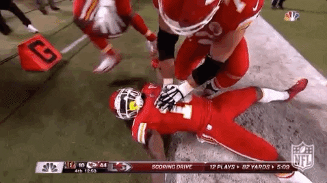 Tyreek Hill Reviving GIF