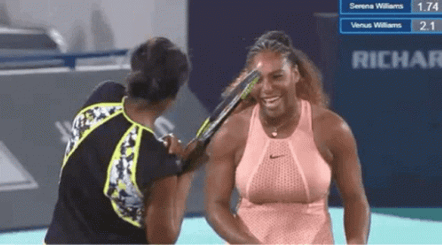 Venus Williams And Serena Hugging GIF