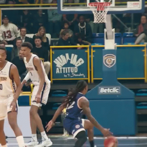 Victor Wembanyama Blocks Moses Moody GIF