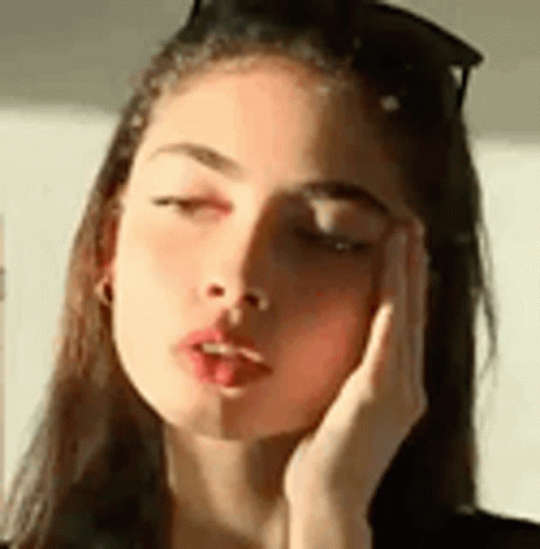 Aesthetic Girl Eye Wink GIF