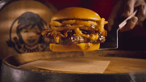 Wendy's Hamburger With Onion Rings