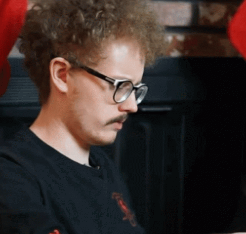 What's In The Box Anxious Youtuber Cheesybluenips GIF