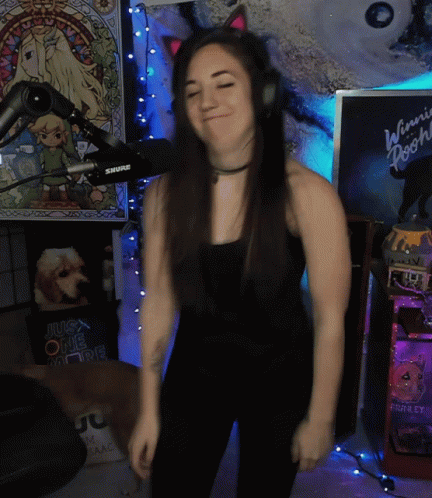 Fantasic Girl Wiggle Move GIF