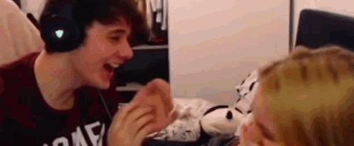 Wilbur Soot And Niki Laughing GIF