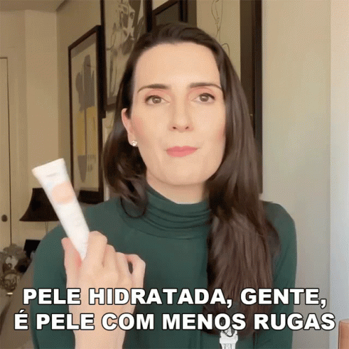 Woman Green Turtleneck Pele Hidratada Gente Pele Com Menos Rugas GIF