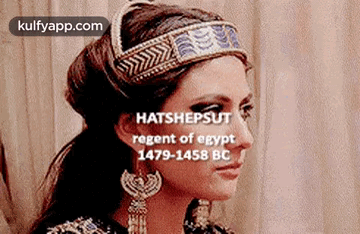 Woman Headband Earrings Regent of Egypt 1479-1458 BC