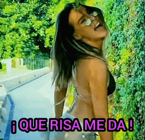 Woman in Bikini que risa me da