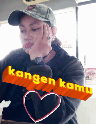 Woman In Hat And Watch Kangen Kamu GIF