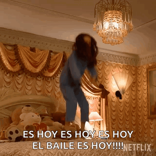 Woman Jumping on Bed es hoy es hoy el baile es hoy