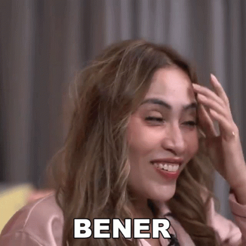 Woman Smiling Funny Face Bener