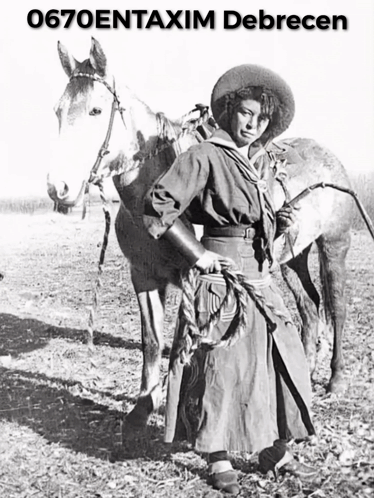 Woman Standing Next to Horse 0670entaxim Debrecen